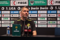 1. Spieltag 2023/2024: Preußen Münster - Borussia Dortmund U23 0:0. BVB-Trainer Jan Zimmermann.