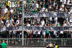 1. Spieltag 2021/2022: Preußen Münster - Alemannia Aachen 2:1. Protest der Preußenfans vor dem Spiel gegen die Auflagen der Stadt.