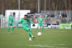 20. Spieltag 2022/2023: 1. FC Bocholt - Preußen Münster 1:2. Henok Teklab bringt den Ball, der zum 1:0 führt.