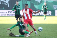23. Spieltag: SCP - RW Essen 2:1. Dominik Schad im Zweikampf.