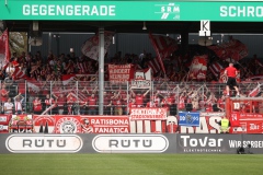 32. Spieltag 2023/2024: SCP - Regensburg 1:3. Fans des SSV Jahn Regensburg.