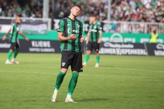5. Spieltag: Preußen Münster - Waldhof Mannheim 1:3. Joel Grodowski frustriert.