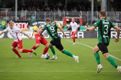 7. Spieltag 2023/2024: SC Preußen - VfB Lübeck 1:1. Joel Grodowski versucht es.