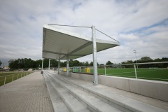 Neues Trainingsgelände am Preußenstadion übergeben. Der Wetterschutz ist erstaunlich klein ausgefallen.