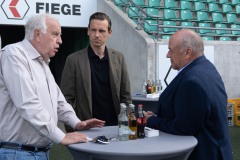 Spatenstich zum Rückbau der Westtribüne im Preußenstadion am 9. Juni 2022. Bernhard Niewöhner, Ole Kittner, Clemens Große Frie (v.l.)