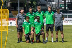 Trainingsauftakt Preußen Münster am 16. Juni 2022. Neu dabei sind Marc Lorenz, Kevin Schacht, Niko Koulis (hinten v.l.), Noah Kloth und Joel Amadi (vorne v.l.).